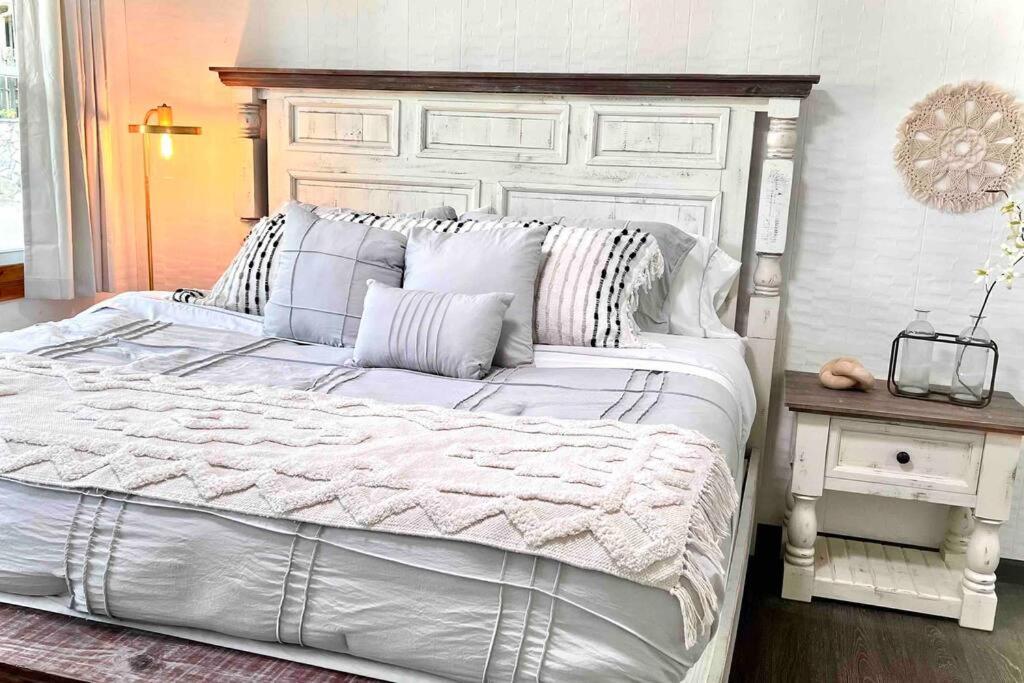 Small Rental For Couple Getaway Dalton Exterior foto